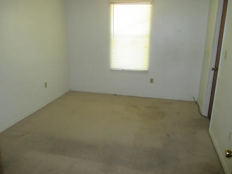 120 Brentwood Ln — Photo 4