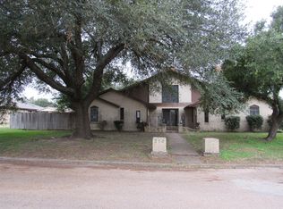 210 Morningside Dr, Mexia, TX