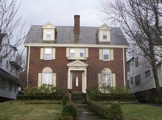 2311 S Overlook Rd, Cleveland Heights, OH