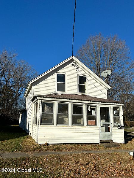 3rd image of 114 McCrea Street
