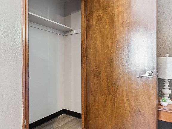 5th image of 1300 E Ayers St #221