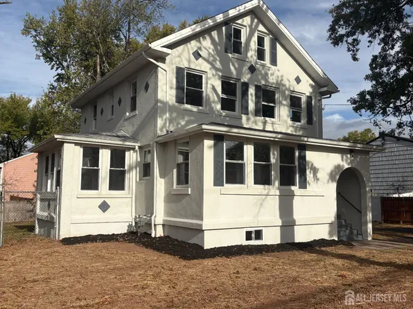 111 Doyle St, Piscataway, NJ 08854