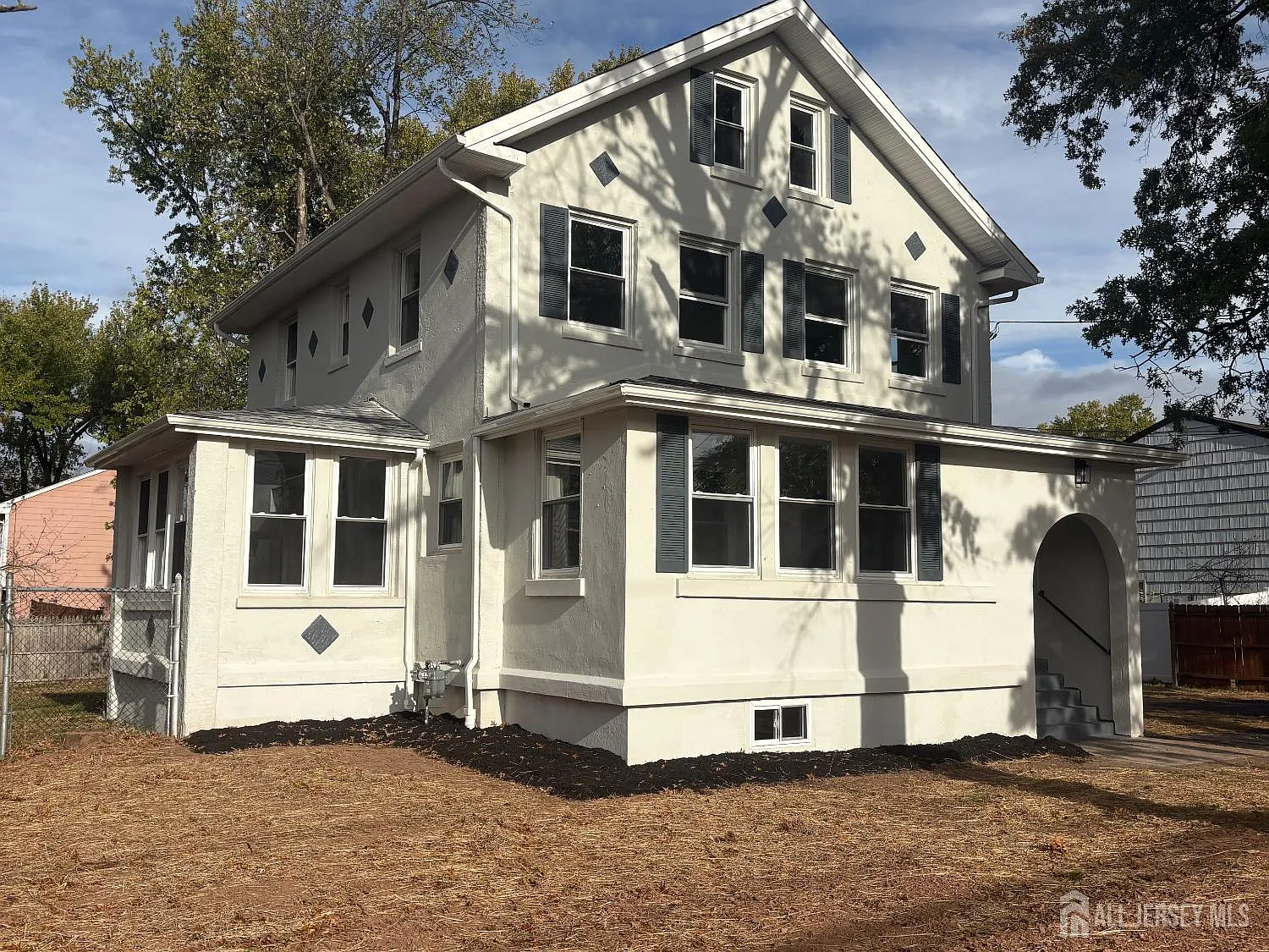 111 Doyle St photo 1