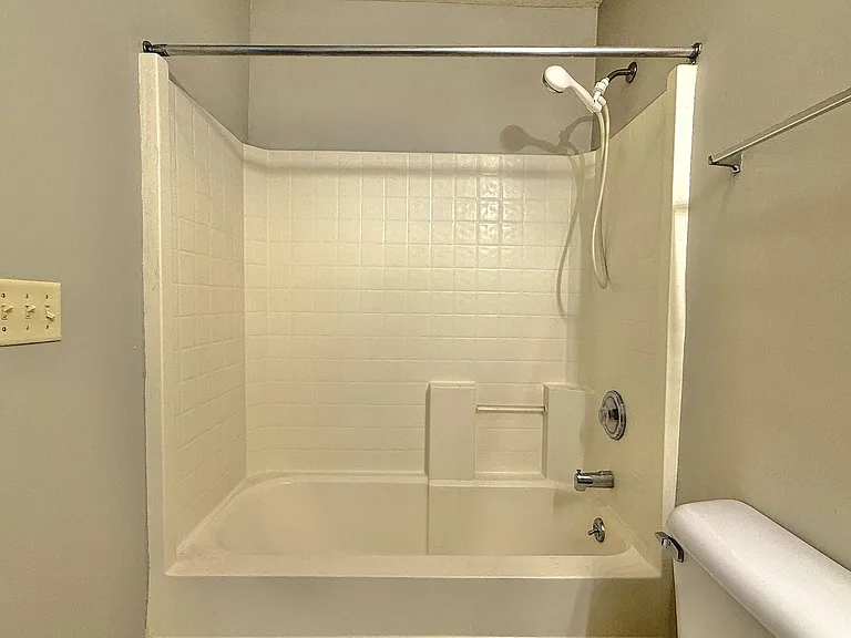 1130 Montclair Dr — Photo 29