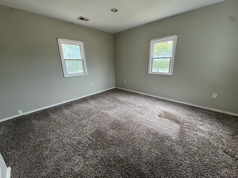 500 E Mechanic St — Photo 3