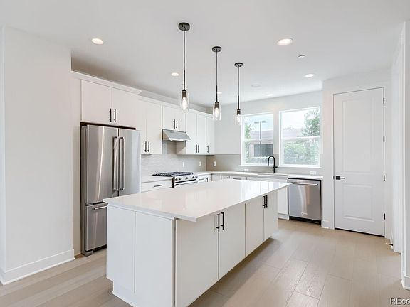 2nd image of 10904 E Hinsdale Circle
