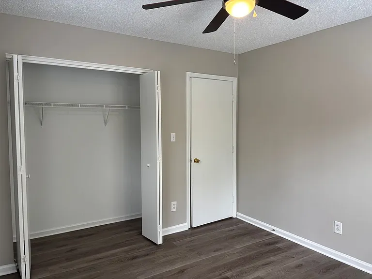 1000 Mount Holly Huntersville Rd #B — Photo 22