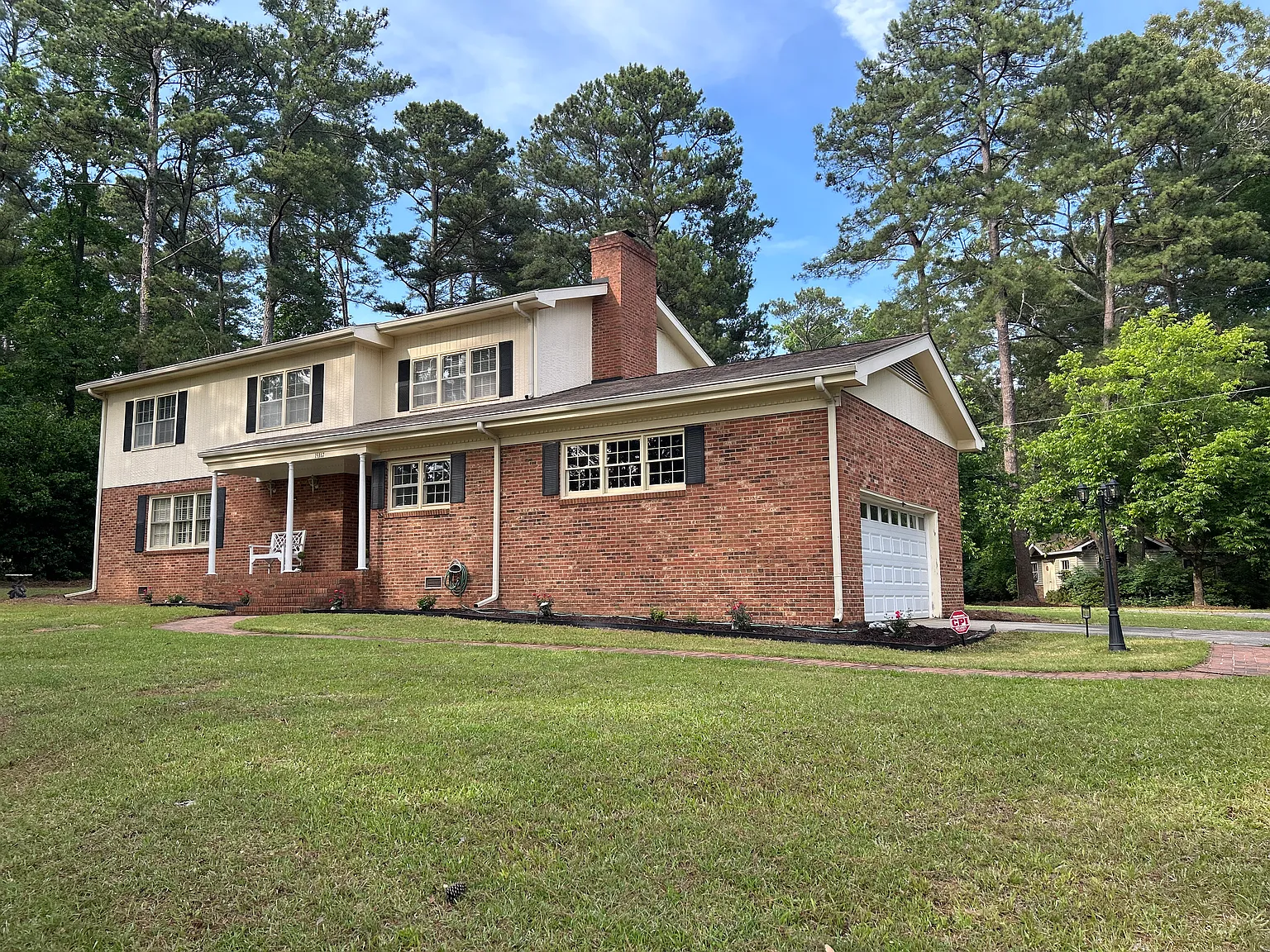 4 bed, 2.5 bath, 3100 sqft, $4,100 — Photo 2