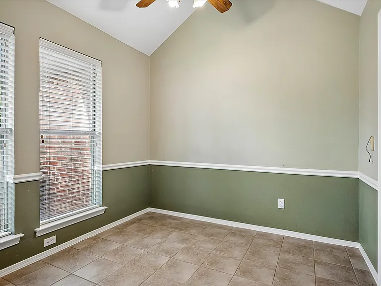 2201 Pendleton Ln — Photo 12