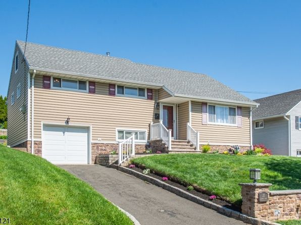20 Lennon Pl, Clifton City, NJ 07013