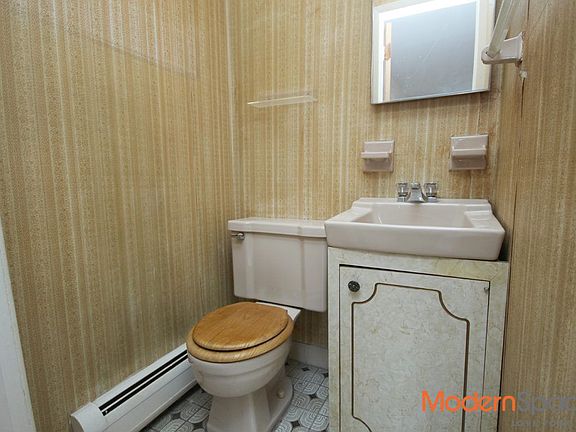 5th image of 2037 38th St #2