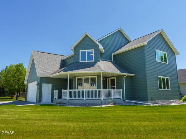 1943 Prairie Rose Ct, Grand Forks, ND 58201