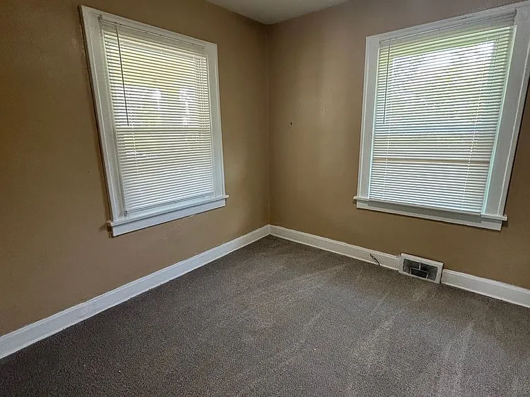 5045 Bellefontaine Ave — Photo 4