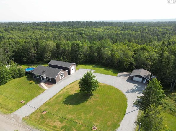 82 Beech Brook Rd, West Hants, NS B0N 1L0