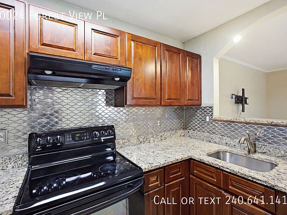 5th image of 10024 Forest View Pl