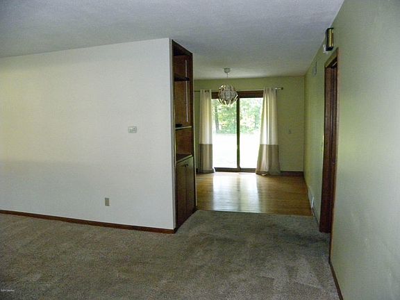 3rd image of 3852 Windermere Dr