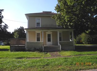 413 Elm St, Earlville, IL 60518