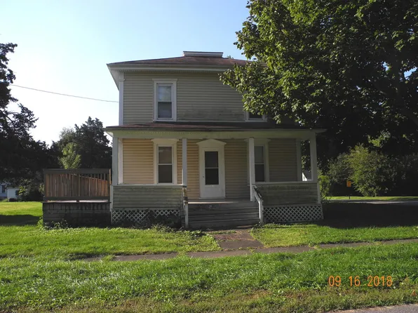 413 Elm St, Earlville, IL 60518