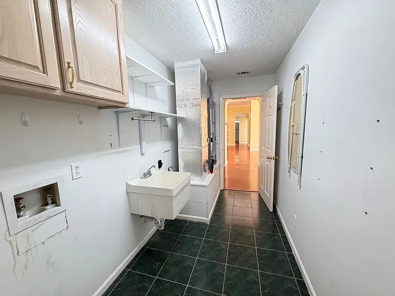 4034 Kristanna Dr — Photo 33