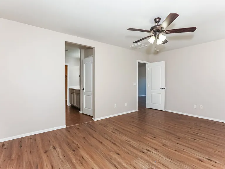 37870 N Beverly Ave — Photo 9