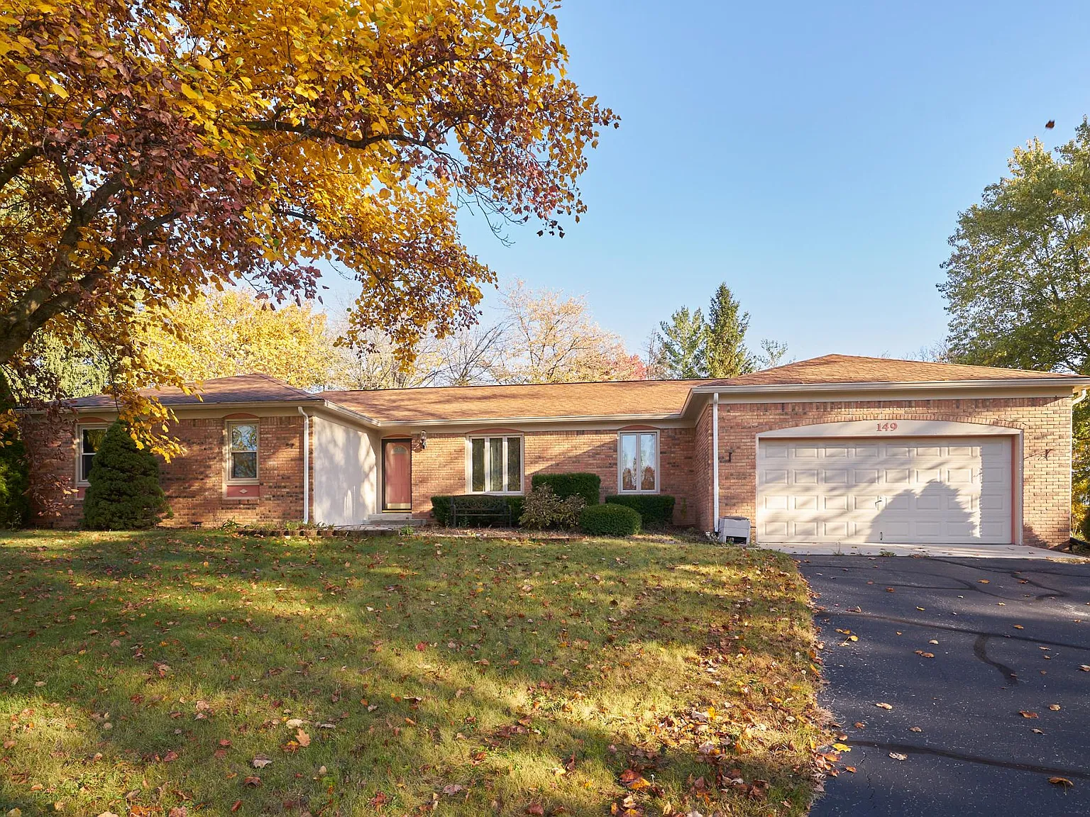 3 bed, 2.5 bath, 2415 sqft, $2,650 — Photo 1