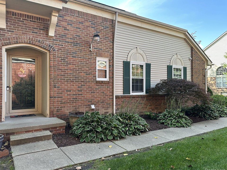 1st image of 132 Legacy Park Cir #27