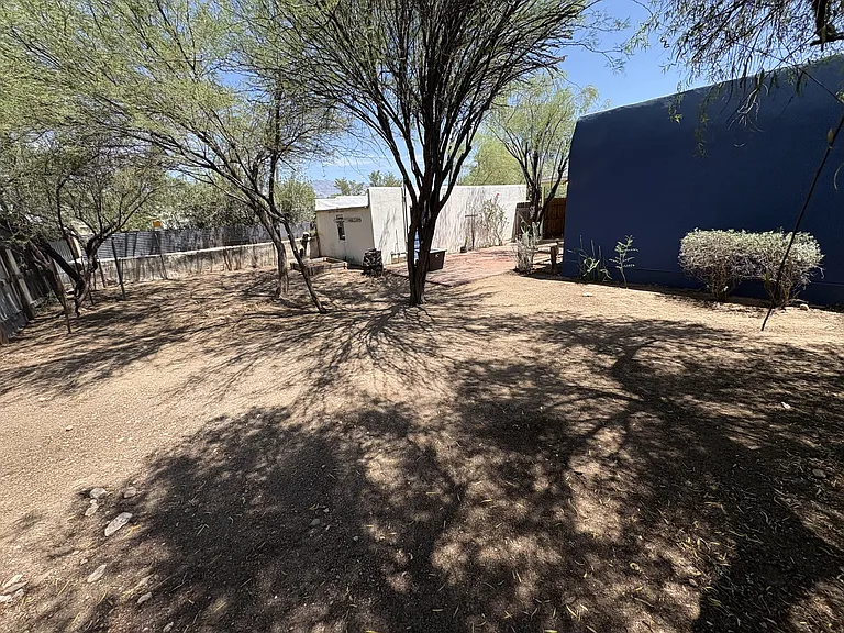 1317 N Dodge Blvd — Photo 33