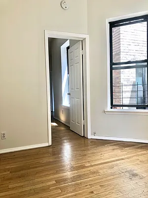 Rented by Warren T Real Estate Corp. | media 28