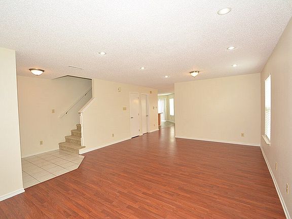 5th image of 14289 Weeping Cherry Dr