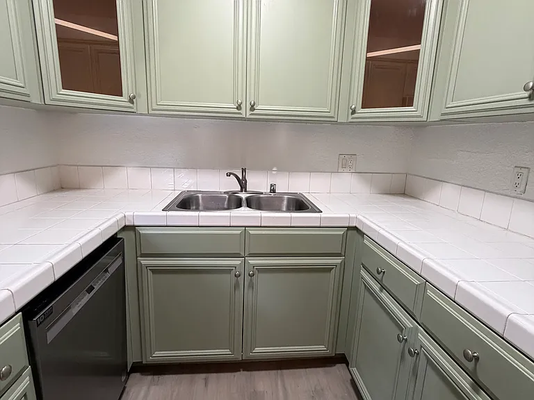 3215 44th St #23 — Photo 3