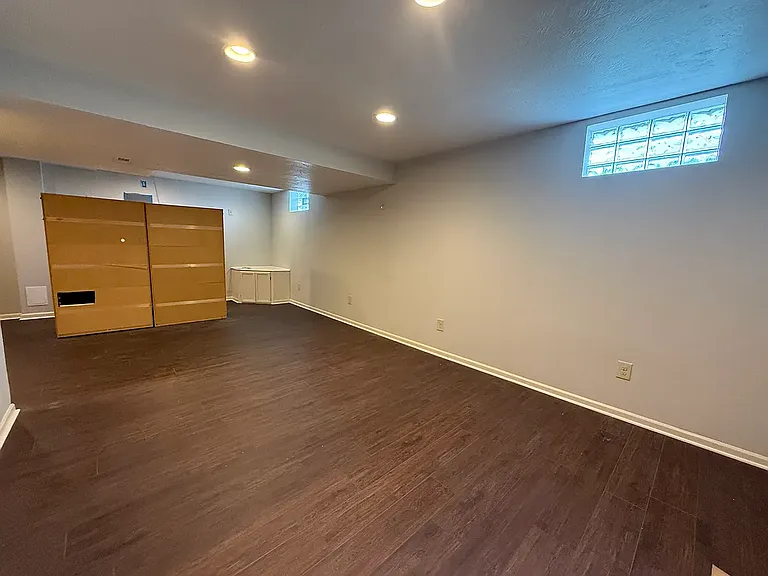 5990 Rings Rd — Photo 48