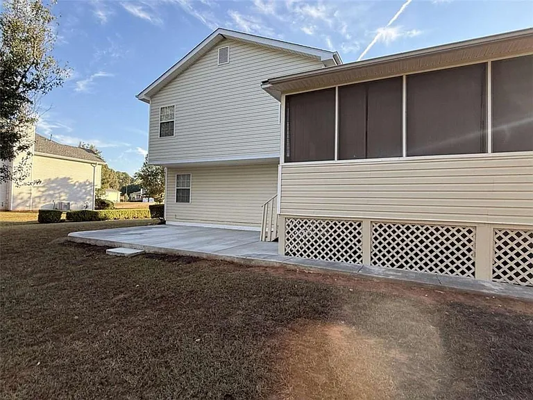 228 Solomon Dr — Photo 19