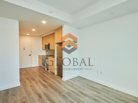 4th image of 2455 3rd Ave APT 15D