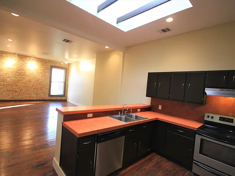 321 S Flores St #M205 — Photo 25