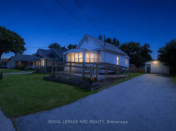 6422 Ash St, Niagara Falls, ON L2G 2H5