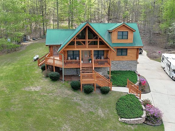 3rd image of 333 Mountain Crest Dr
