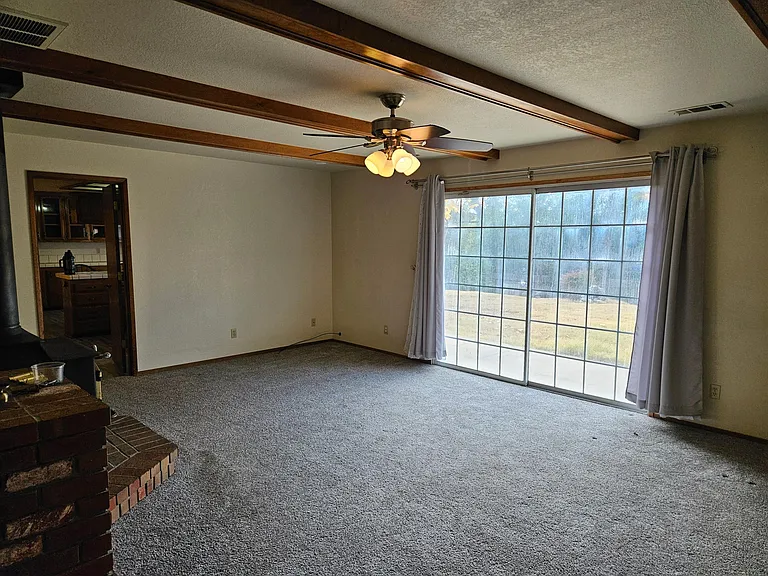 20351 Greenview Dr — Photo 4