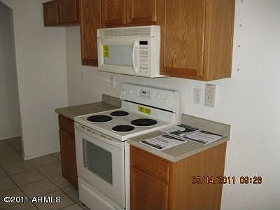5th image of 16526 W Taylor St