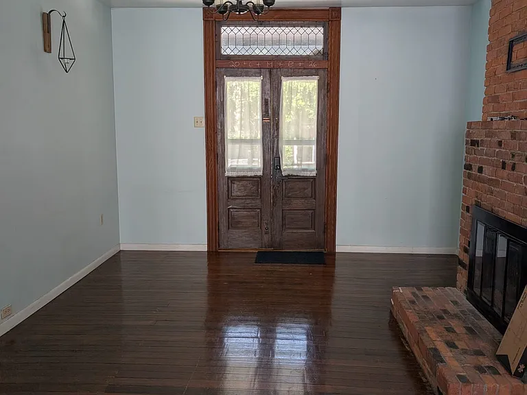 207 E Church St #1B — Photo 9