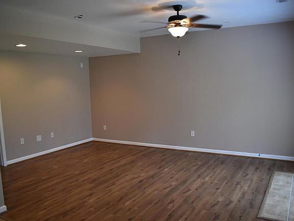 4th image of 23246 Daffodil Dr