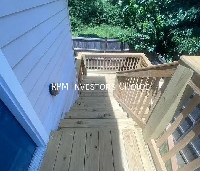 1108 Jackson St — Photo 3