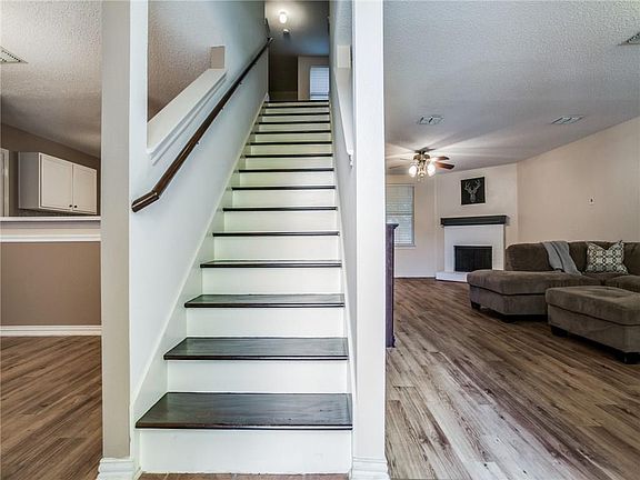 3rd image of 3044 Coolwood Ln