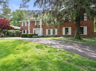 153 Bon Chateau Dr, Saint Louis, MO 63141