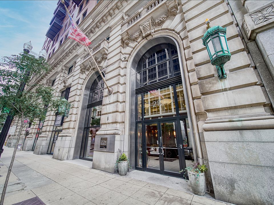 1st image of 212 W Washington St APT 1709