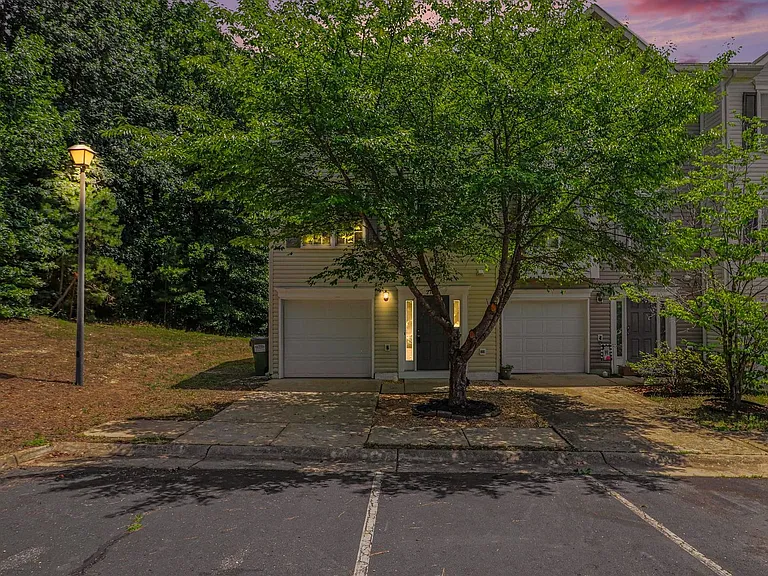 23043 Triple Crown Dr — Photo 2
