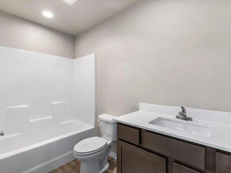 303 E Broadway Ave — Photo 9