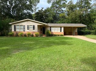 1909 Forest Glen Dr, Albany, GA 31707