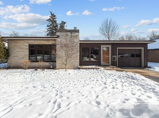 89 River Dr, Appleton, WI 54915