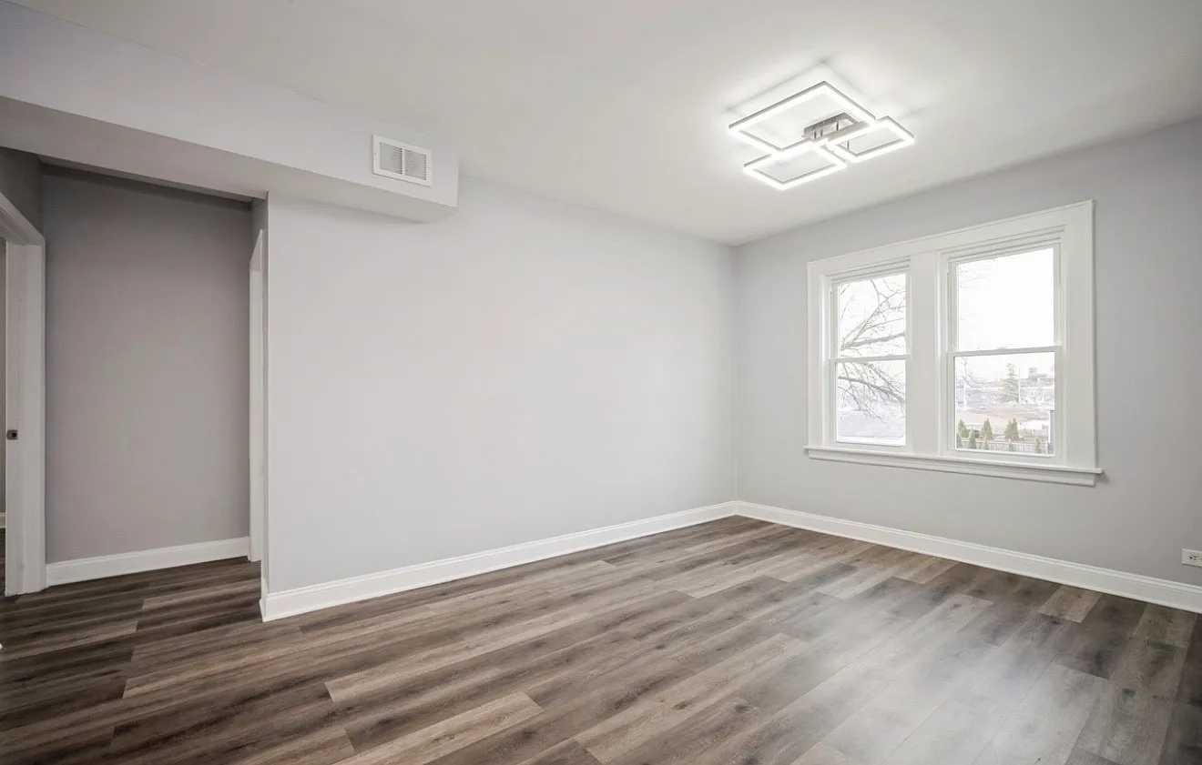 2 bed, 875 sqft, $1,600 — Photo 2