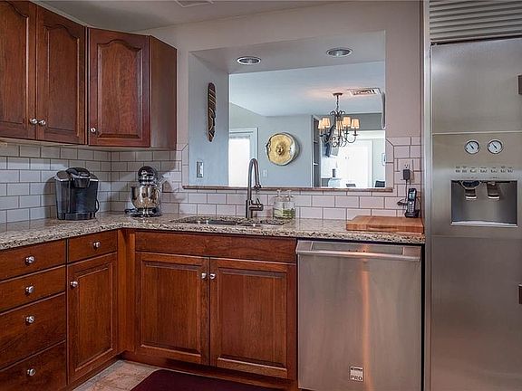 3rd image of 400 Meshanticut Valley Pkwy APT 9